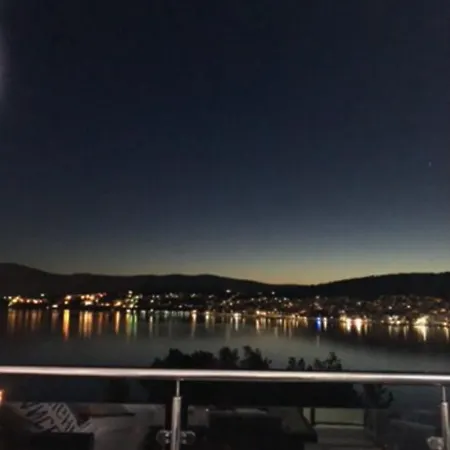 Seaesta - Luxury Seaview Apartman Trogir